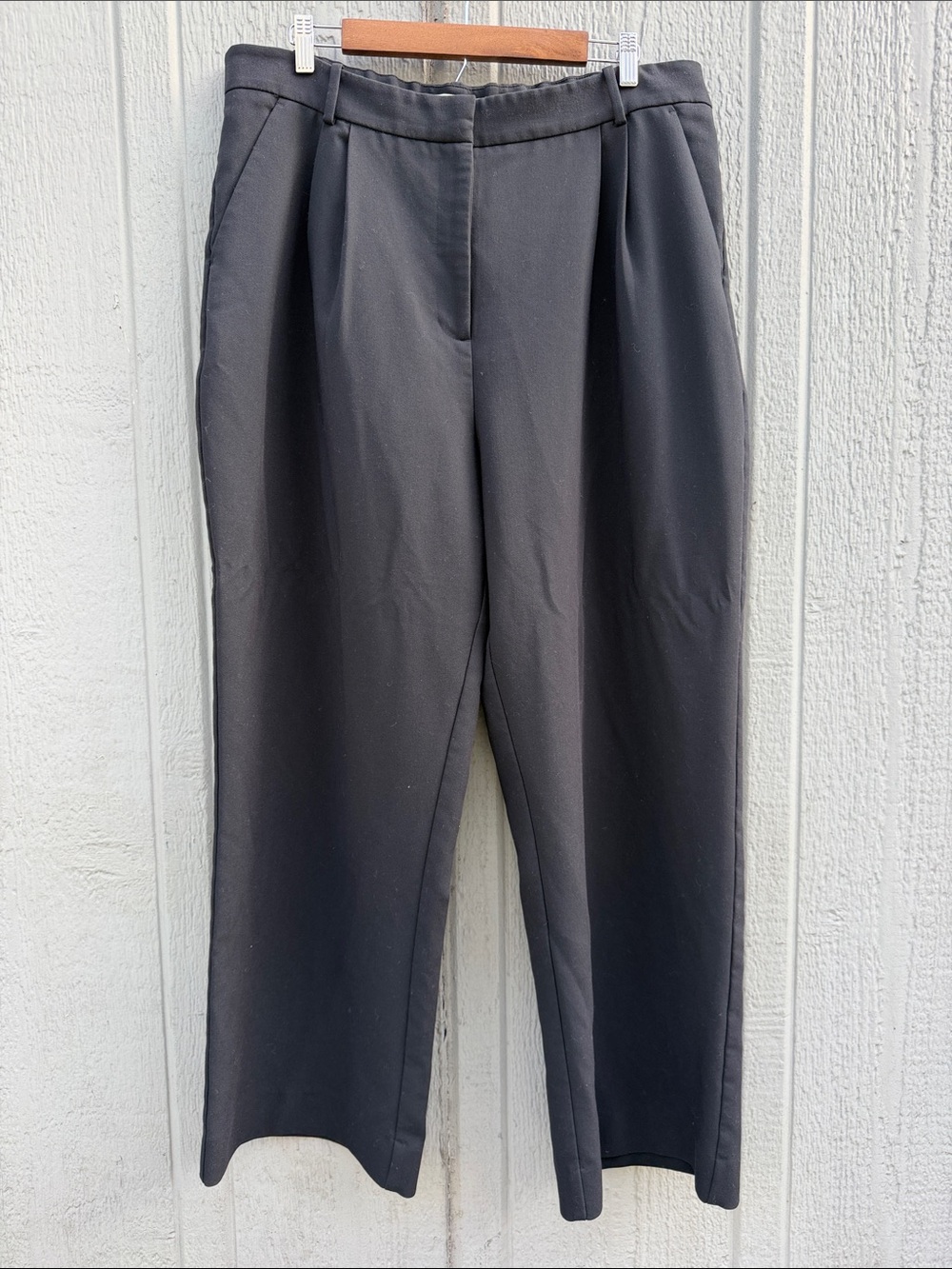 Abercrombie and Fitch Classic Black Pleated Trousers Size: 18R